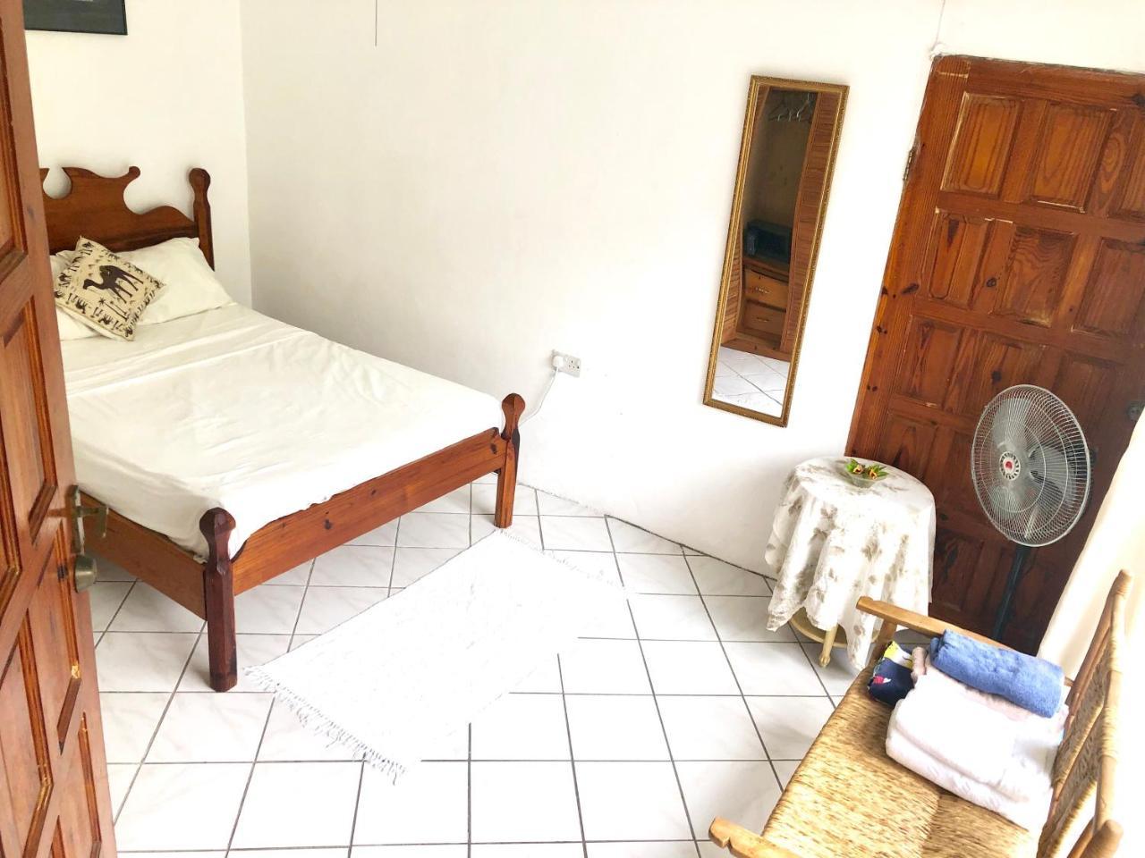Diamondview Apartment Soufriere Ngoại thất bức ảnh